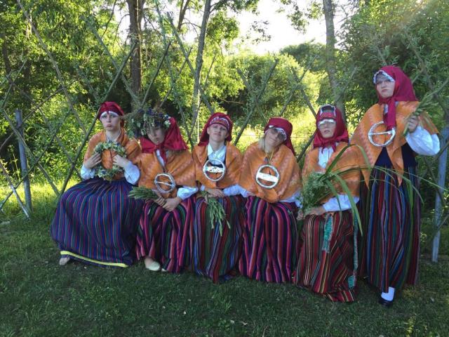 Svētku sveiciens no Dursungas saucējām
